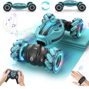 Niño controlando coche drift con guante de gestos