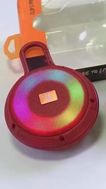 Altavoz Clip 3 Pro - Portátil, Bluetooth, Resistente al Agua, Ideal para Aventura 4