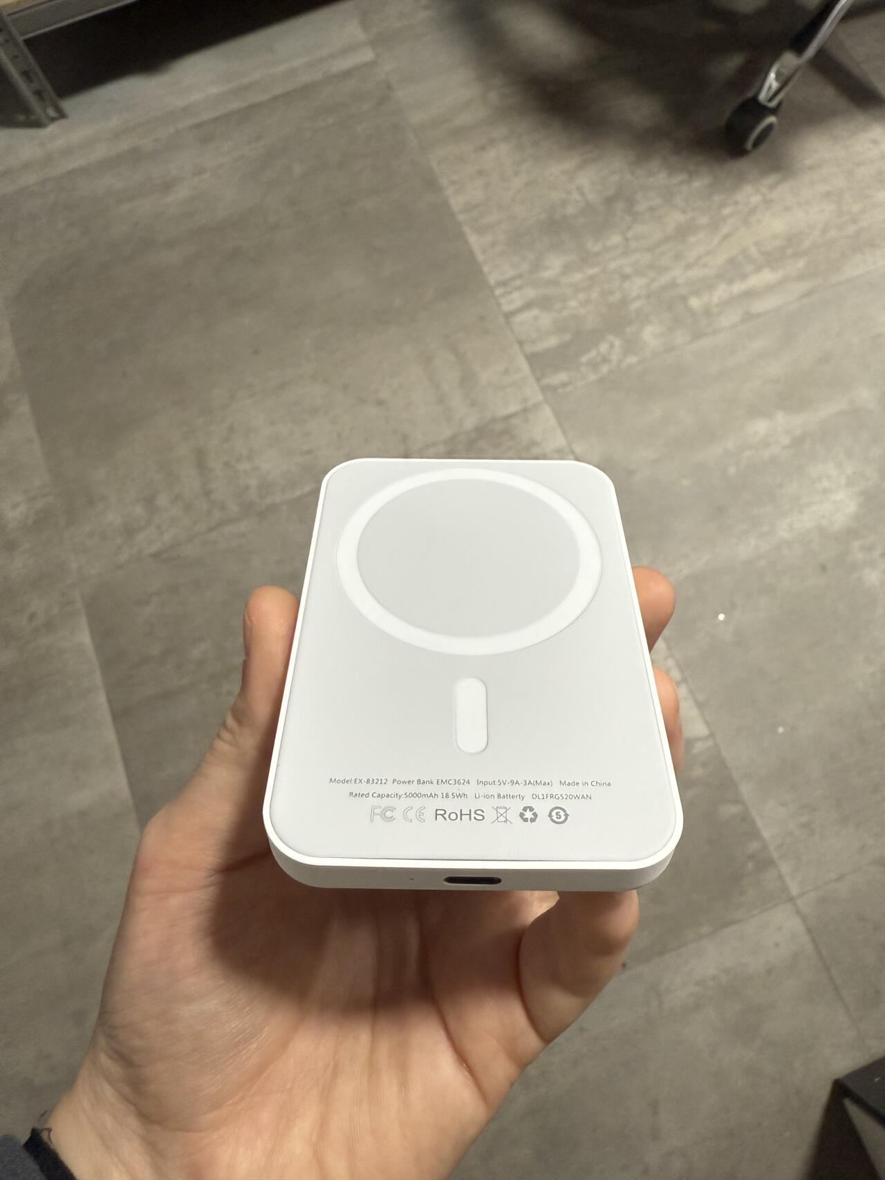 POWER BANK INALAMBRICO IMAN 5000MAH 2