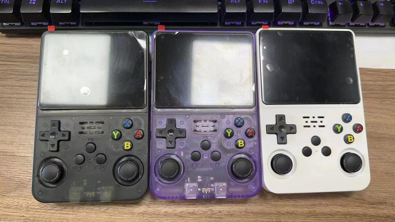 Consola R3S6,  Juegos Retro y Reproductor de Vídeo - Compacta y Ligera 5