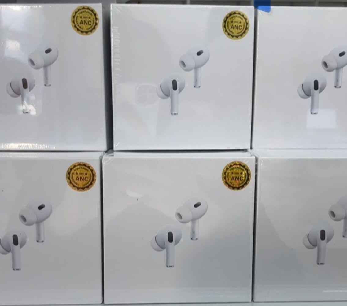 AirPods Pro - Auriculares Inalámbricos con Cancelación de Ruido 3
